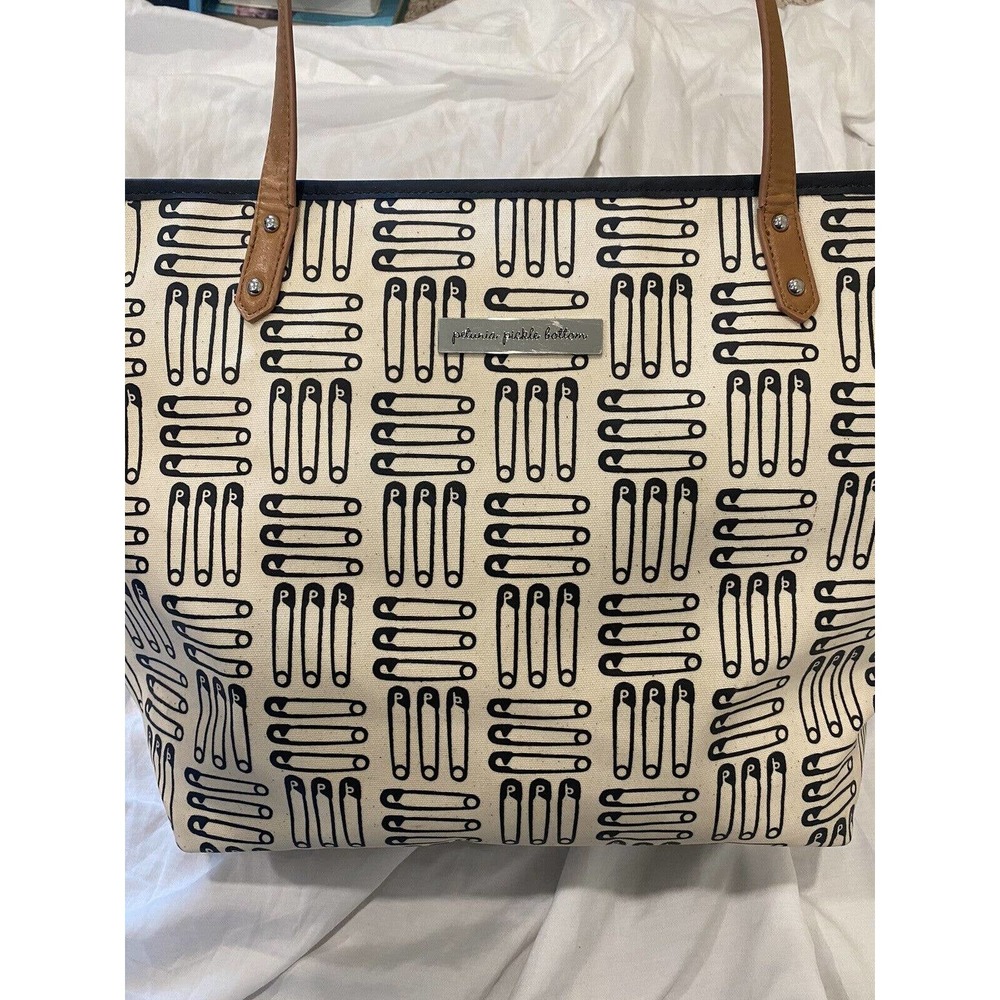 Petunia pickle bottom diaper bag tote safty pin theme measuments in photos